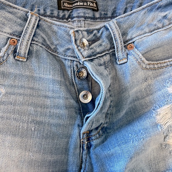 Abercrombie and Fitch Jean shorts - Picture 3 of 5
